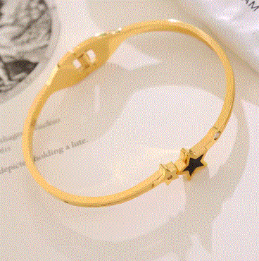 Black enamel star bracelet